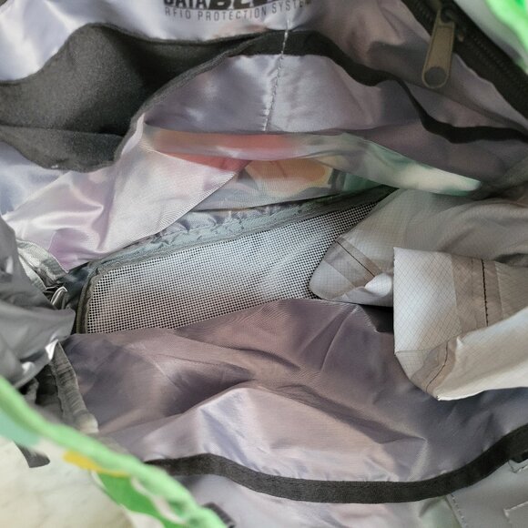 Waterseals Beach Tote - Picture 6 of 6